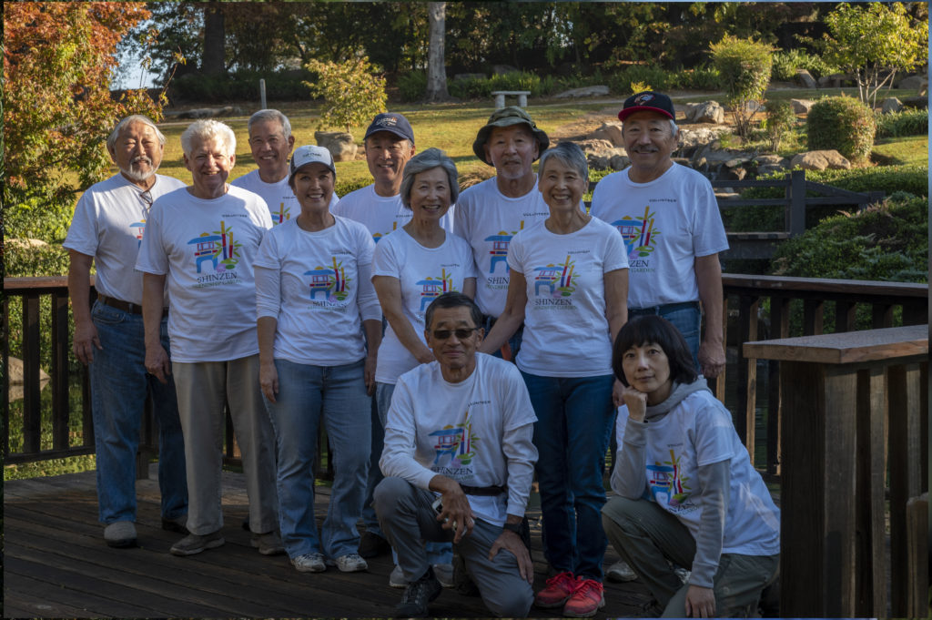 Volunteers_3772 Shinzen Garden Volunteers